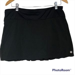 Lululemon Athletica Black tennis skirt with under shorts women’s size 10